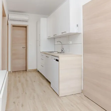 Lägenhet Budimir 4 By Interhome